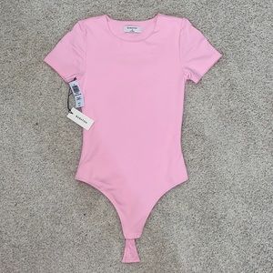 NWT Aritzia Babaton Pink Tee Bodysuit